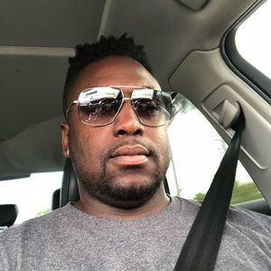 Meet your Posher, Dennis